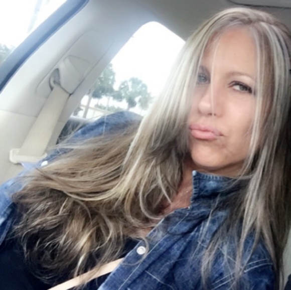 Meet your Posher, Darlene 🤩🤩SALE TODAY🤩🤩 - Picture 2 of 2